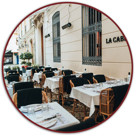 Ambiente estilo bistró francés en La Cabrera